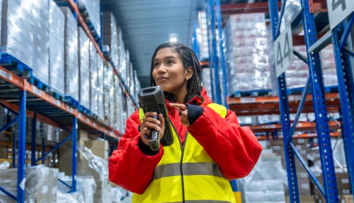 Warehouse worker in Richmond VA using an automated scanner